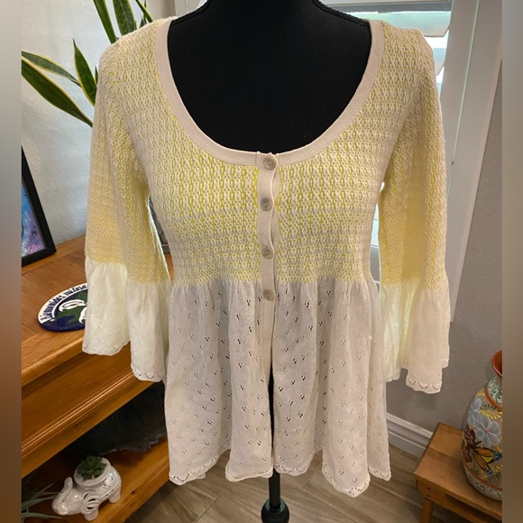Tops - Free people woman’s long sleeves light round neck top size large